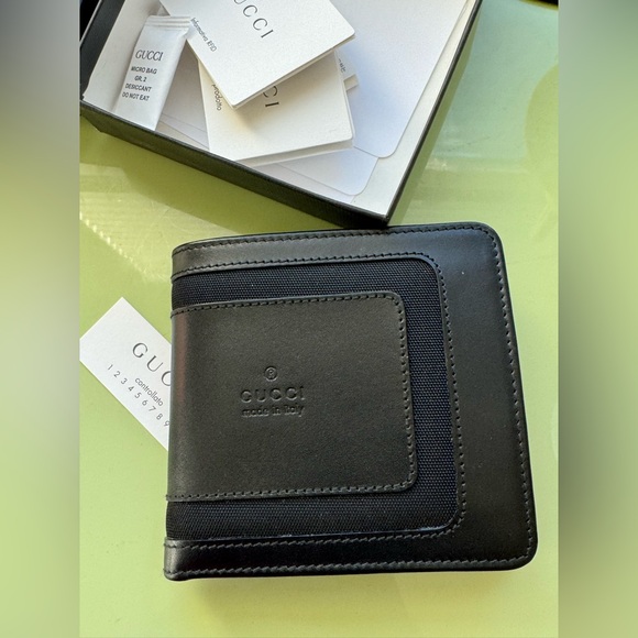 Gucci Bifold Wallet with COA NWOT - Picture 1 of 12